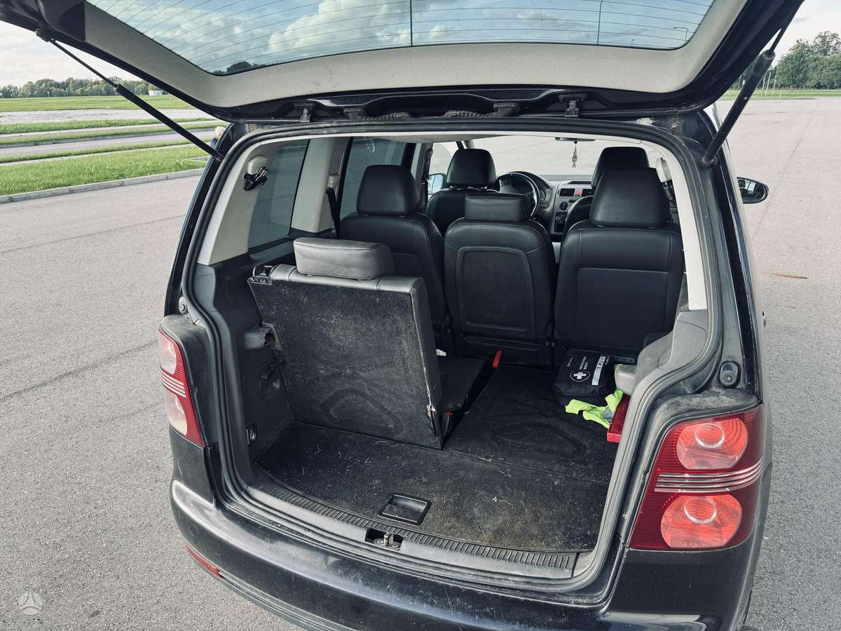 Volkswagen Touran - 7