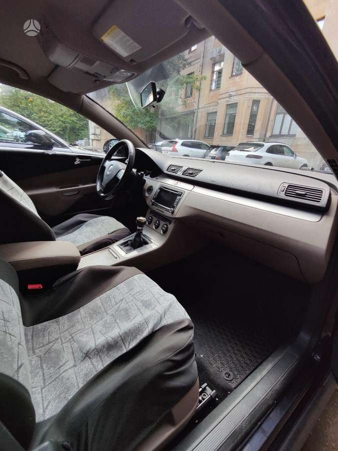 Volkswagen Passat - 8