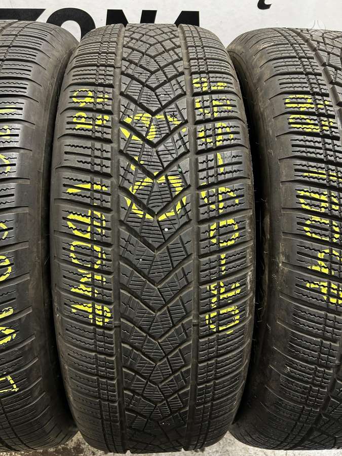 Goodyear Ultragrip Performance+, winter 235/60 R20