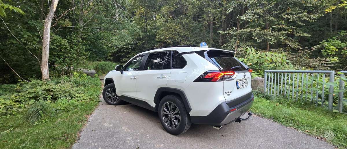 Toyota RAV4 - 4