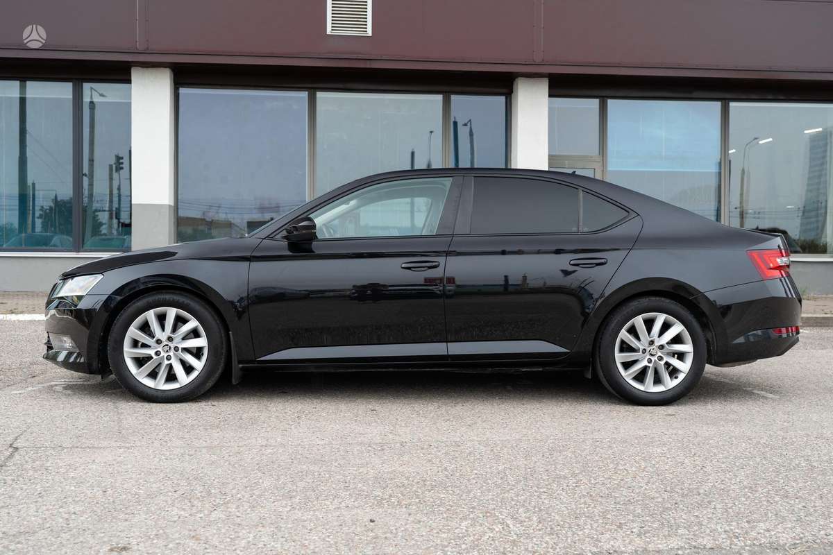 Skoda Superb, 1.8 l., hatchback