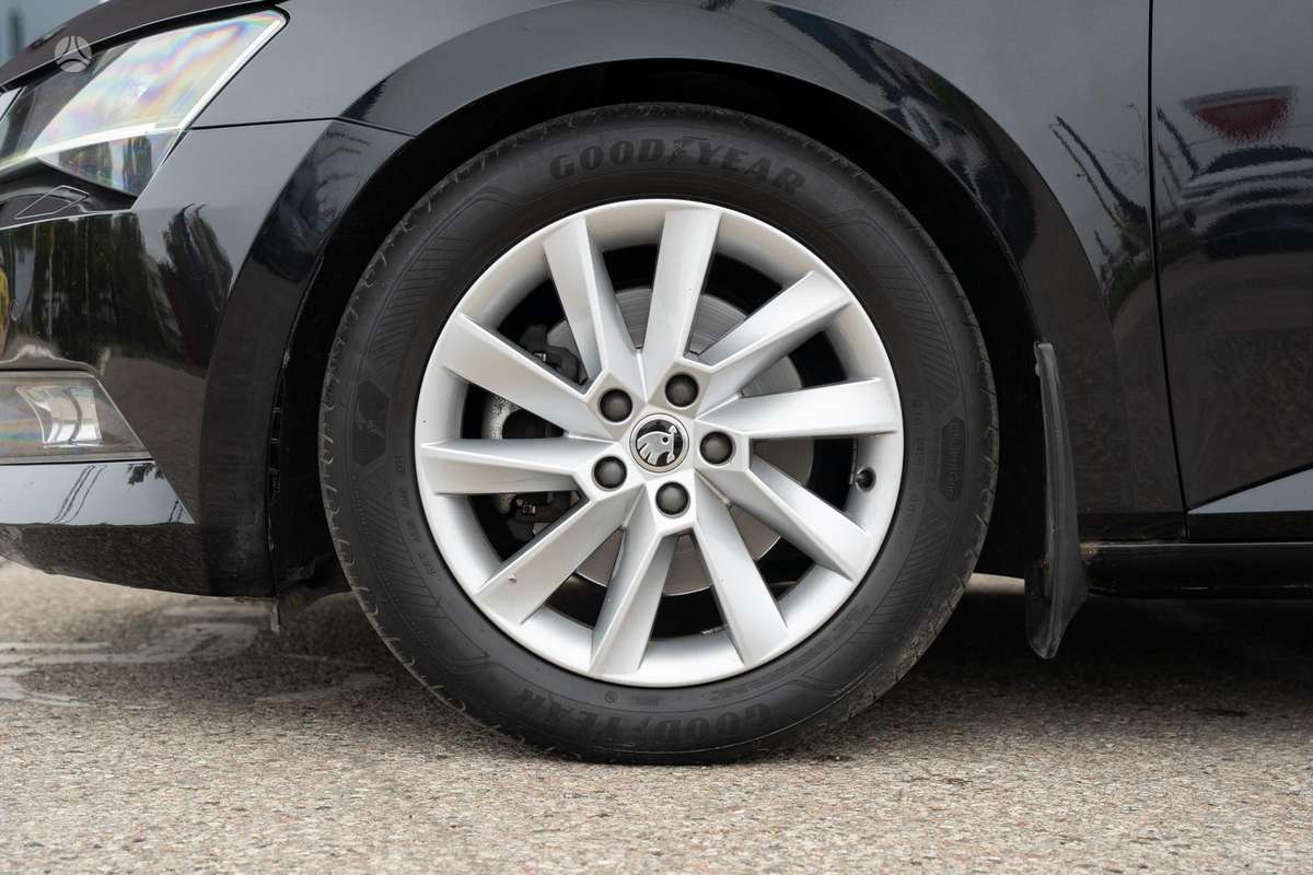Skoda Superb, 1.8 l., Хэтчбек