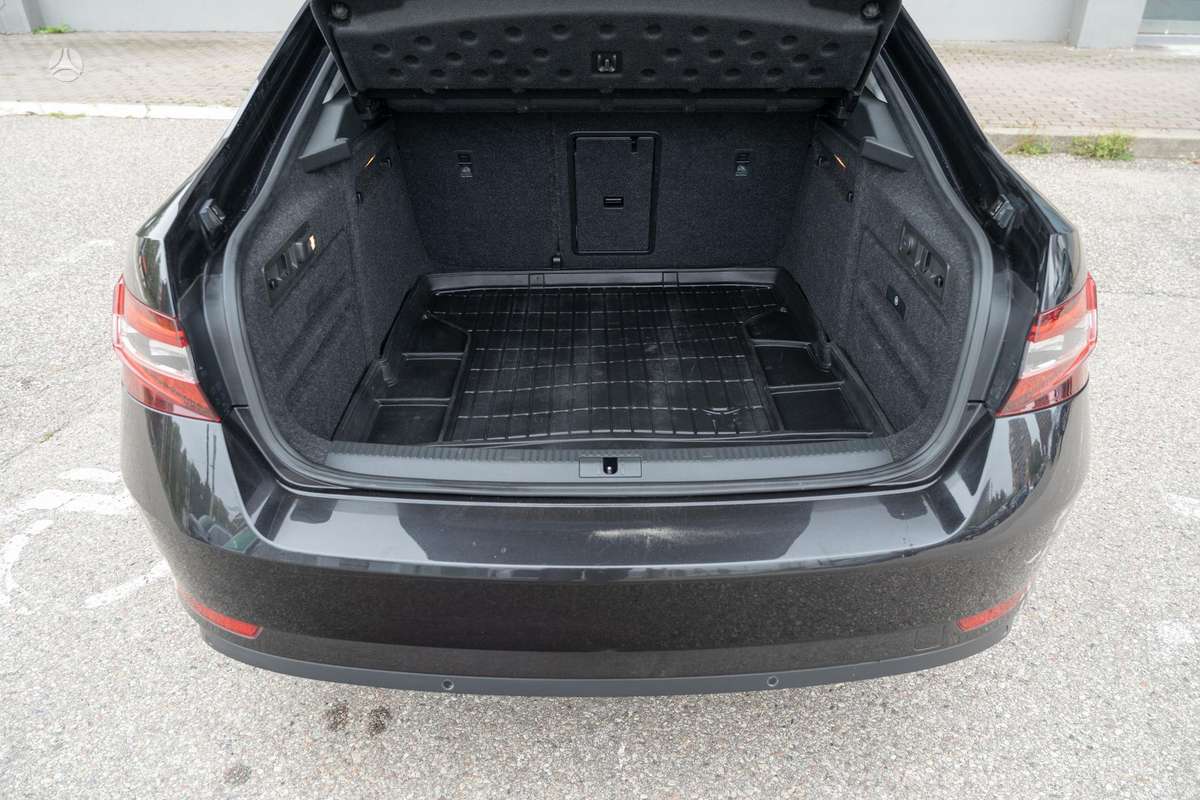 Skoda Superb, 1.8 l., Хэтчбек