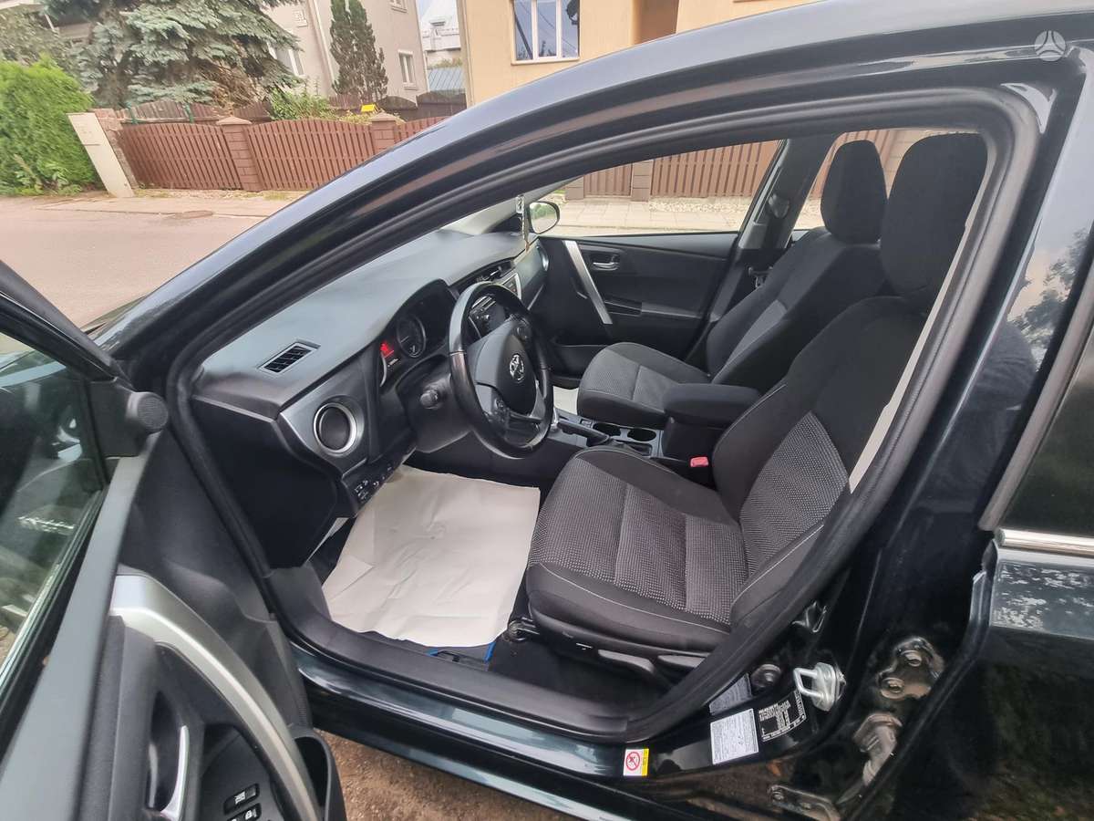 Toyota Auris - 2