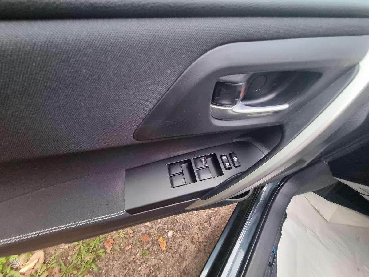 Toyota Auris - 4