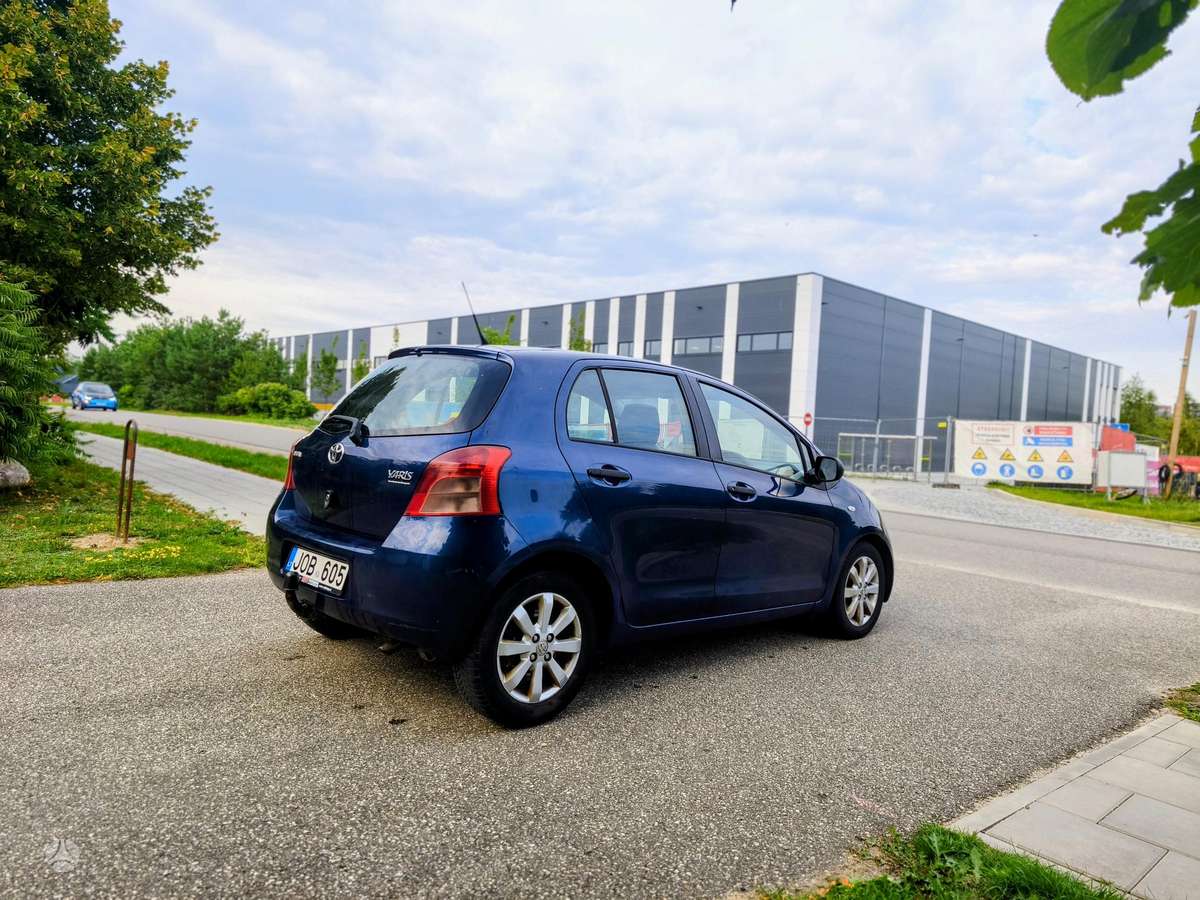 Toyota Yaris - 4