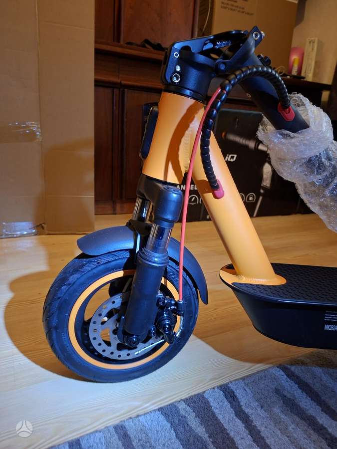 Elektrinis paspirtukas Mankeel
