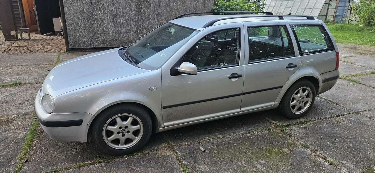 Volkswagen Golf - 3
