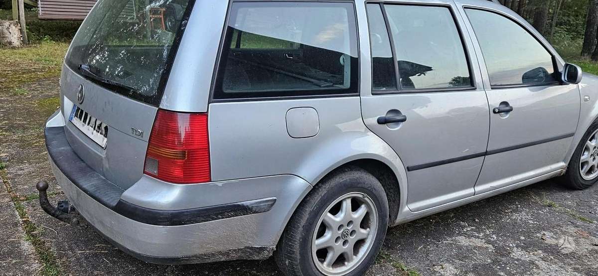 Volkswagen Golf - 5