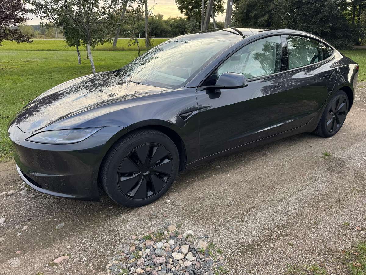 Tesla Model 3 - 2