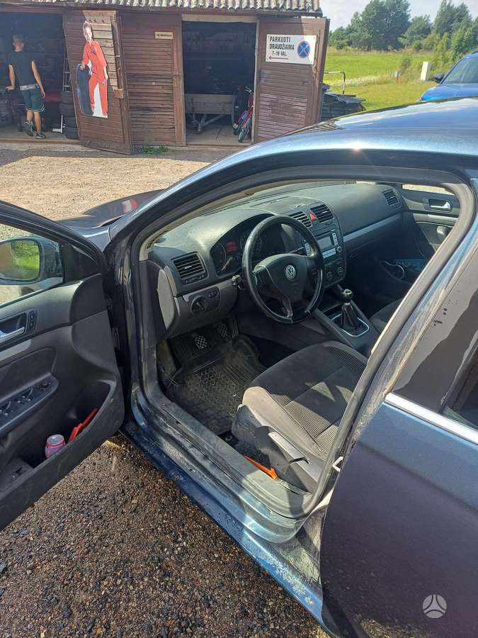 Volkswagen Jetta - 5