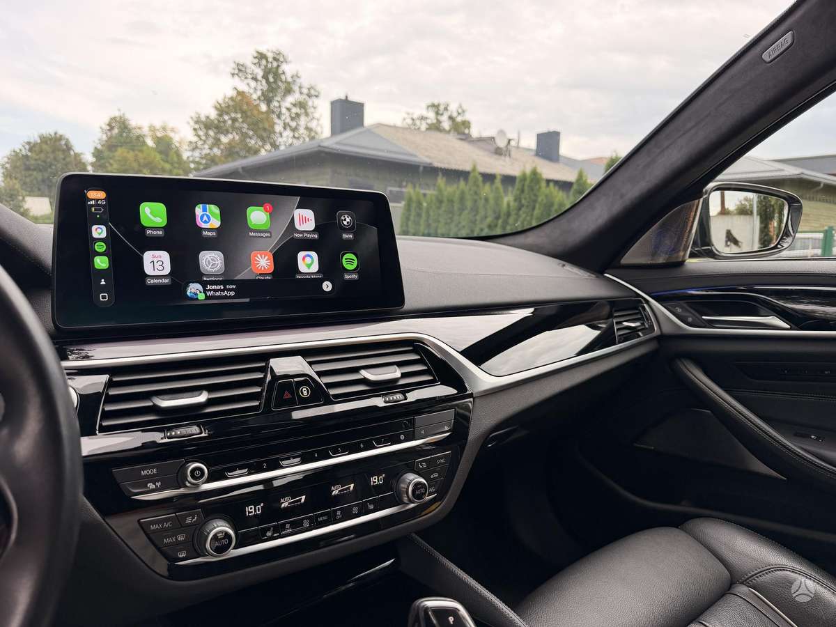 BMW 520, 2.0 l., Седан