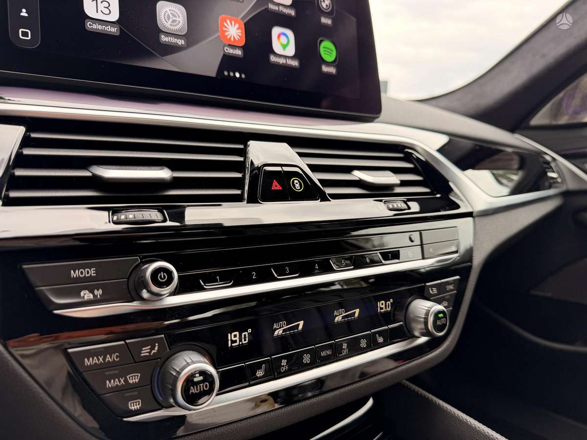 BMW 520, 2.0 l., Седан