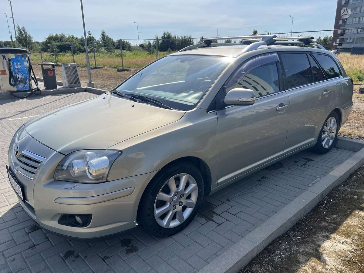 Toyota Avensis - 2