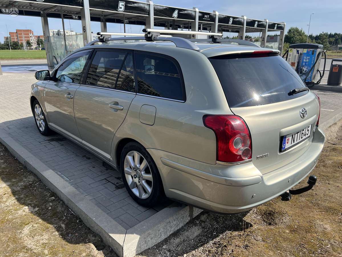 Toyota Avensis - 3