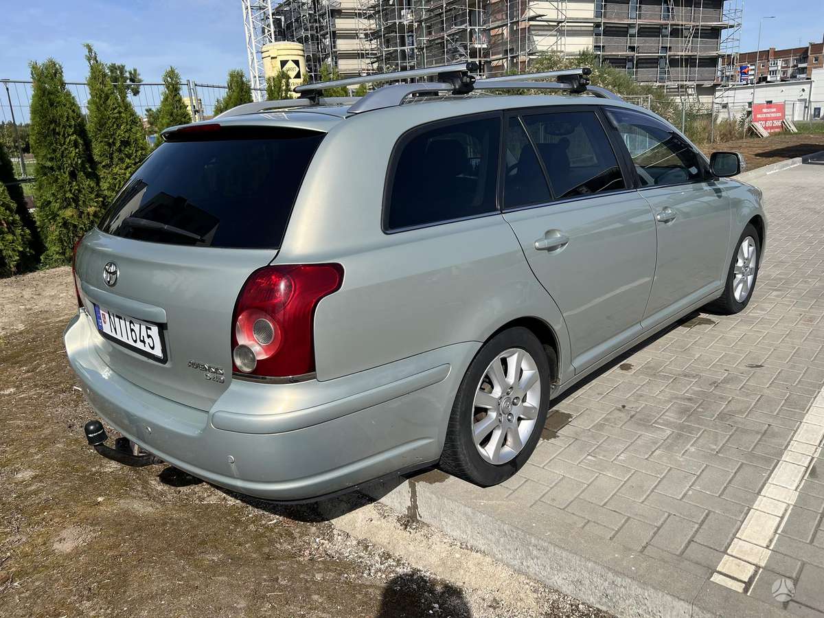 Toyota Avensis - 4