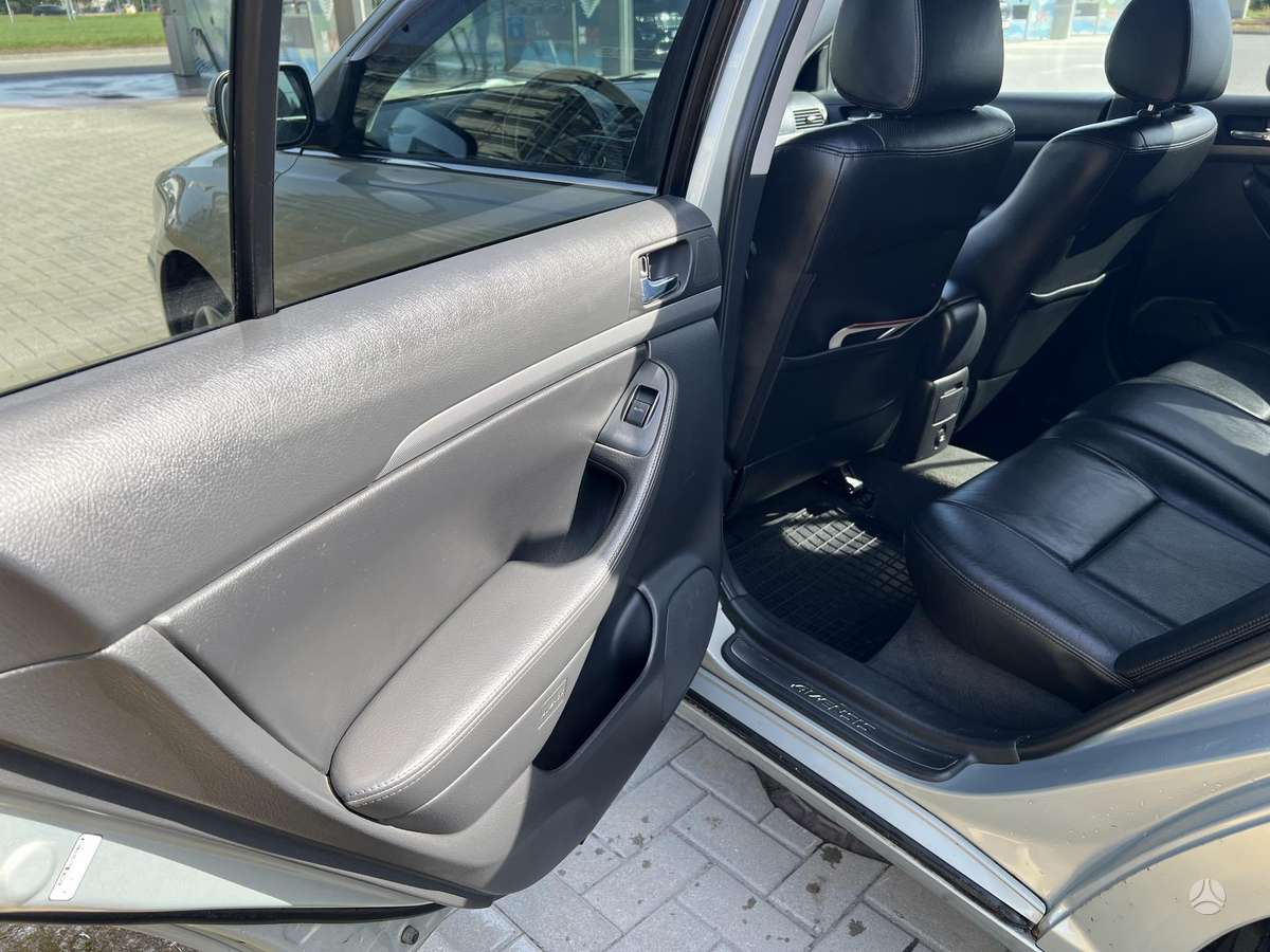 Toyota Avensis - 7