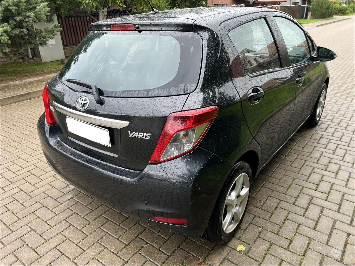 Toyota Yaris - 4