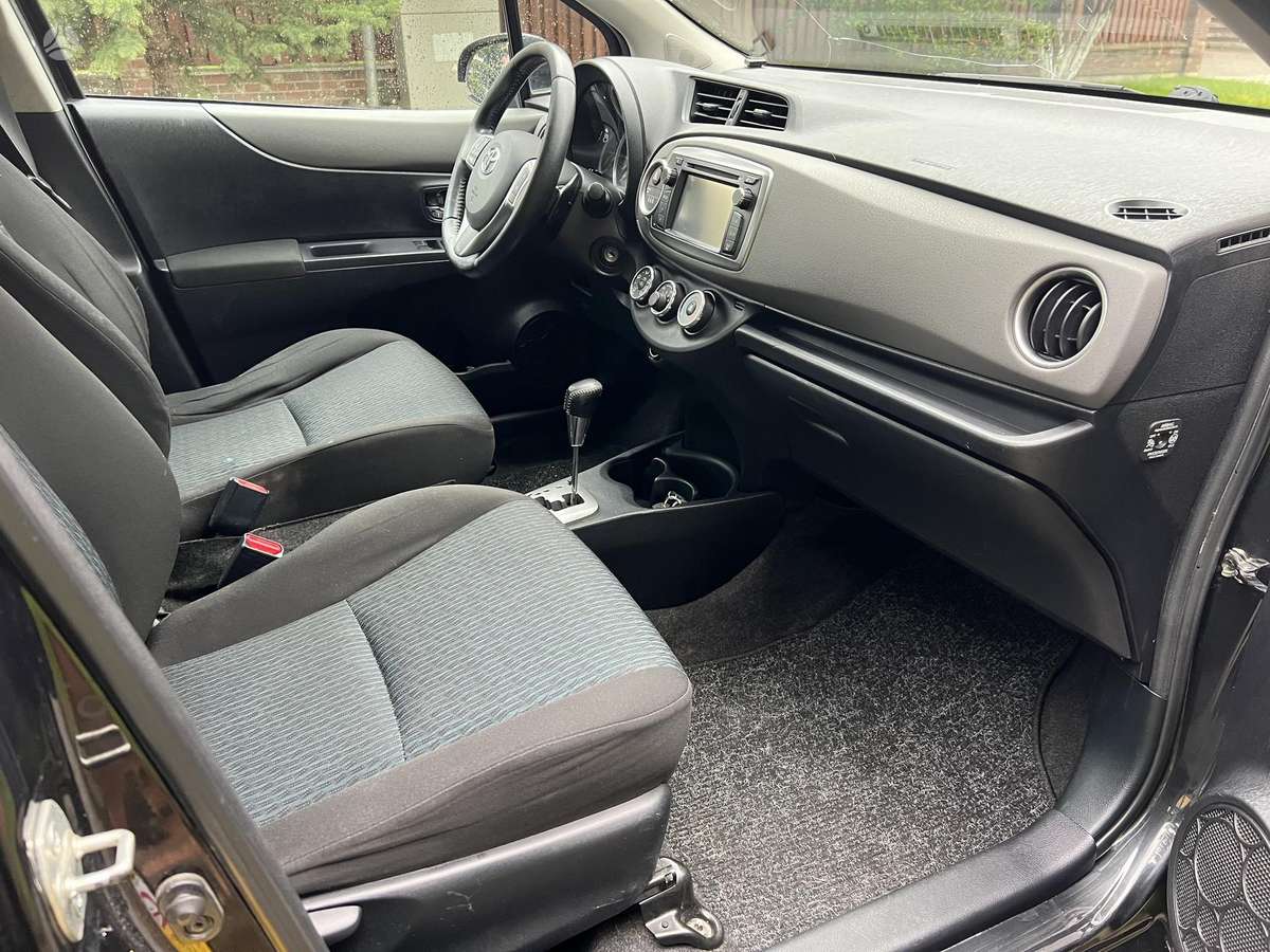 Toyota Yaris - 8