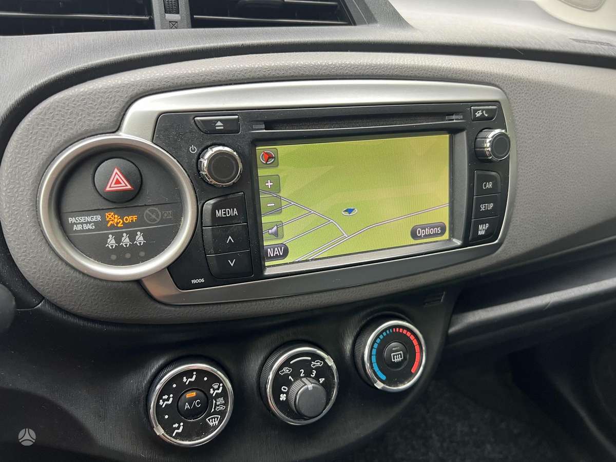 Toyota Yaris - 10