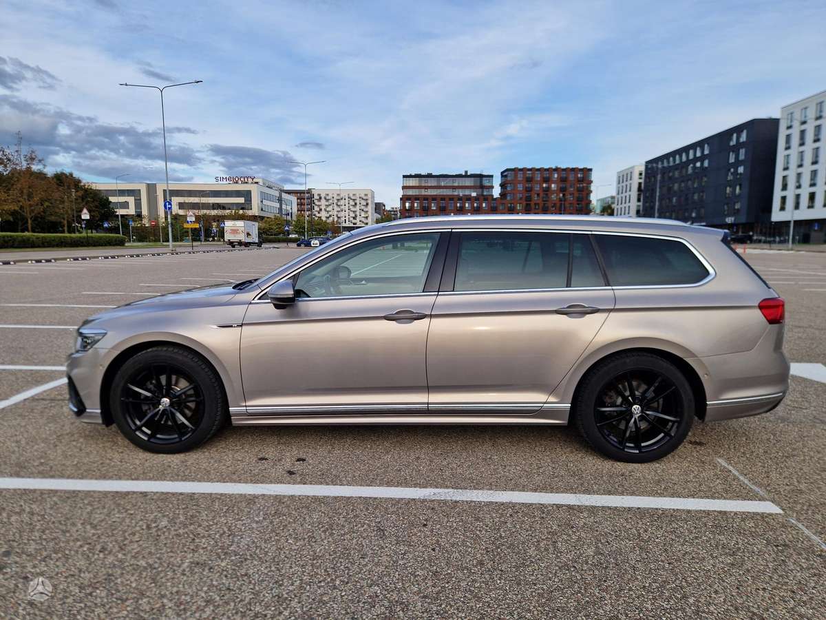 Volkswagen Passat - 2