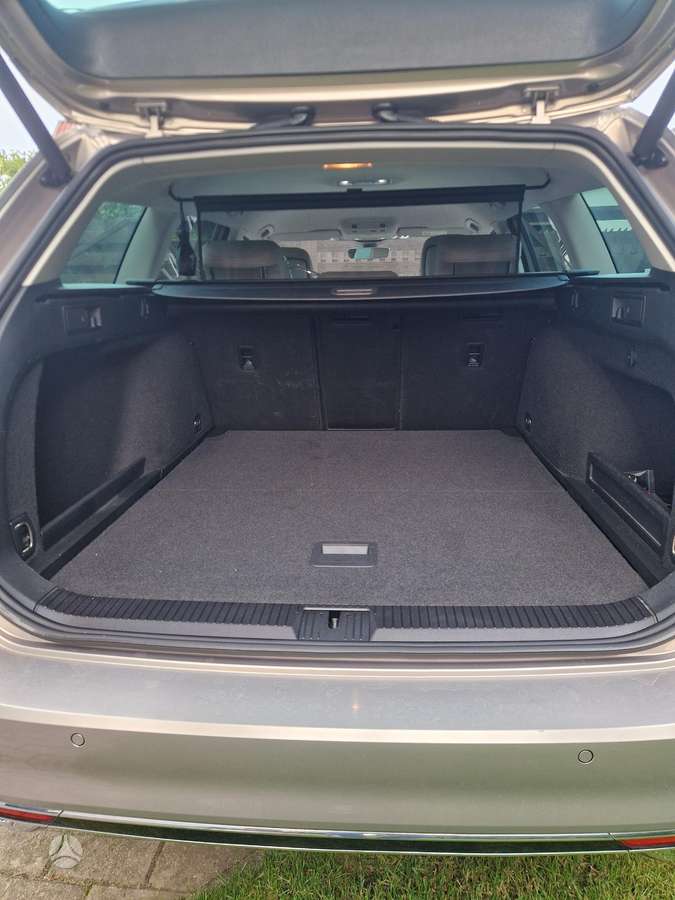 Volkswagen Passat - 8
