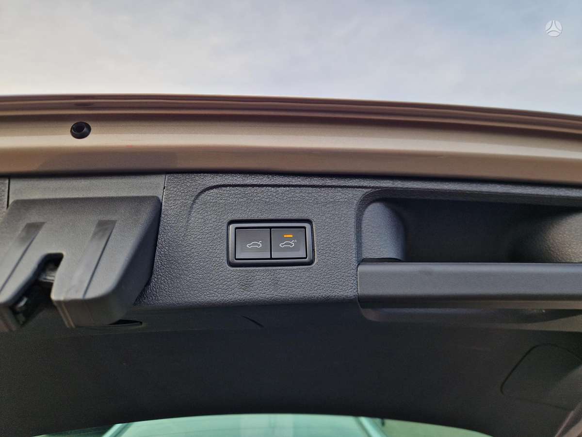 Volkswagen Passat - 9