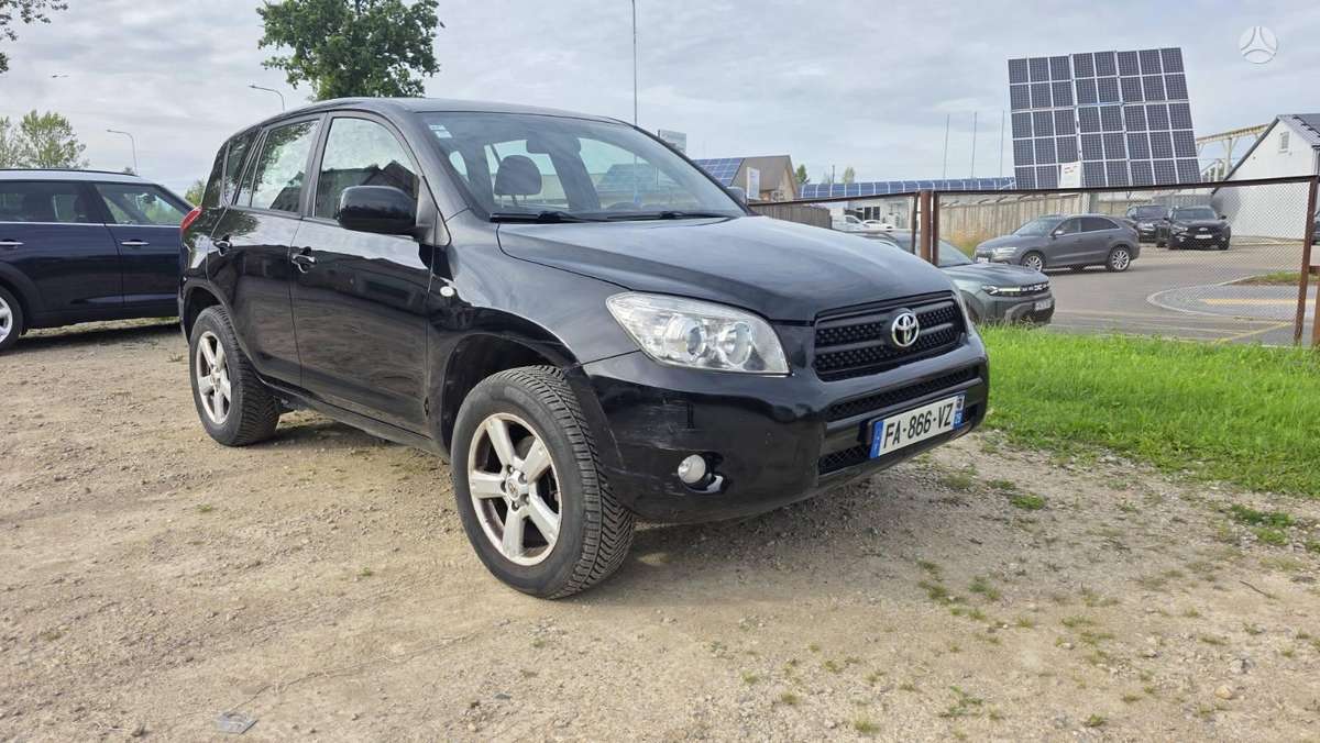 Toyota RAV4 - 1