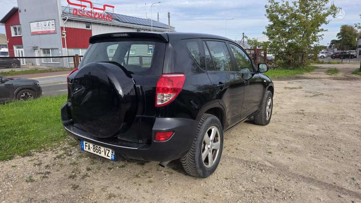 Toyota RAV4 - 5