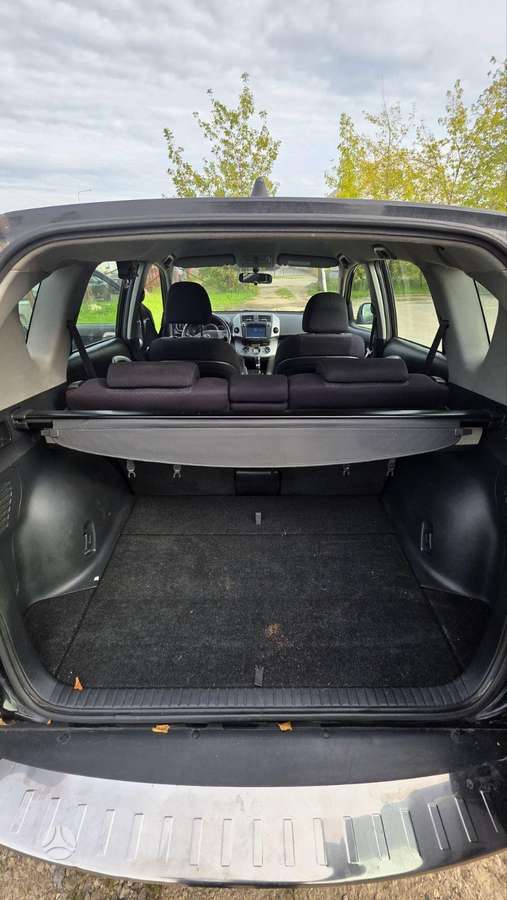 Toyota RAV4 - 9