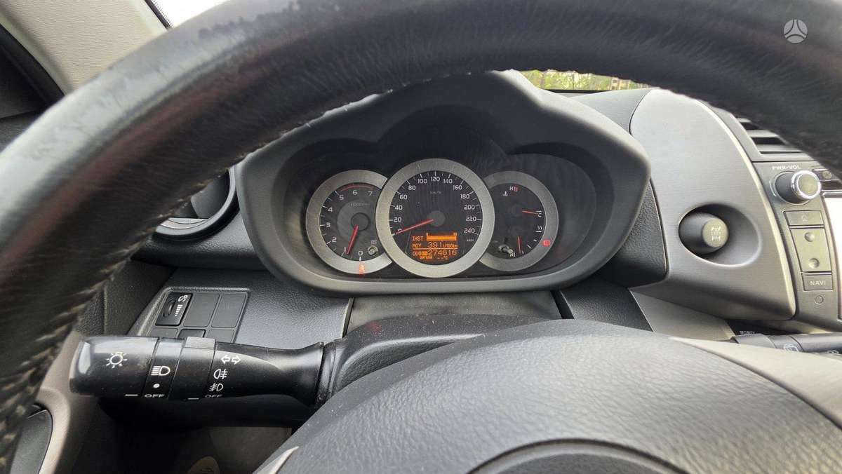Toyota RAV4 - 10