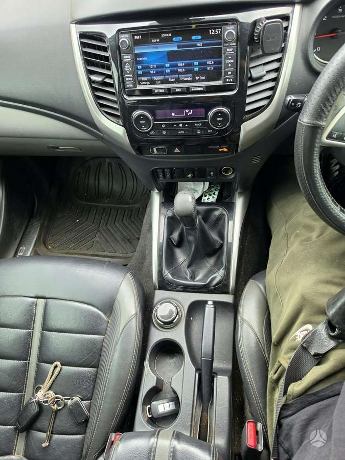 Mitsubishi L200, Пикап
