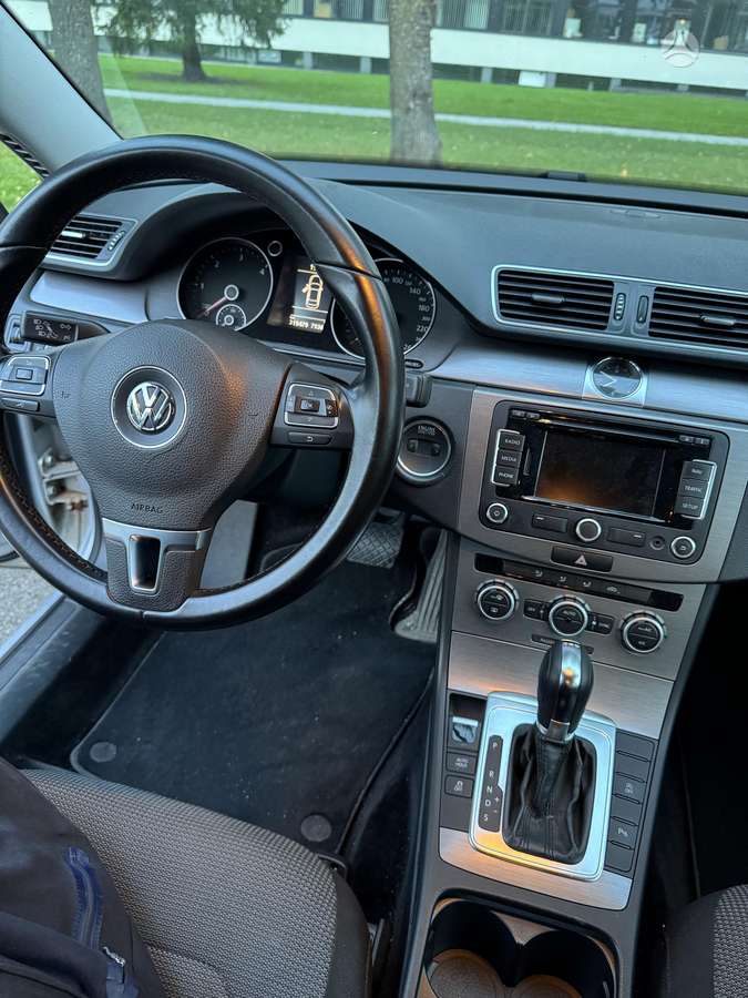 Volkswagen Passat - 7