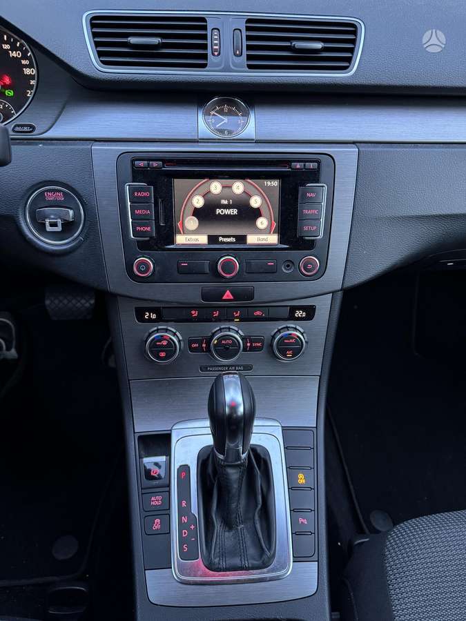 Volkswagen Passat - 8