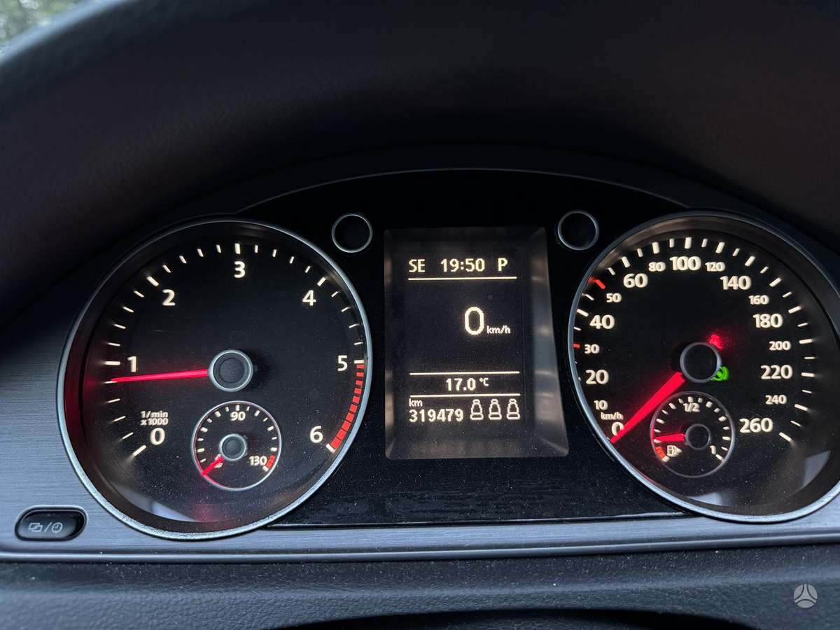 Volkswagen Passat - 10