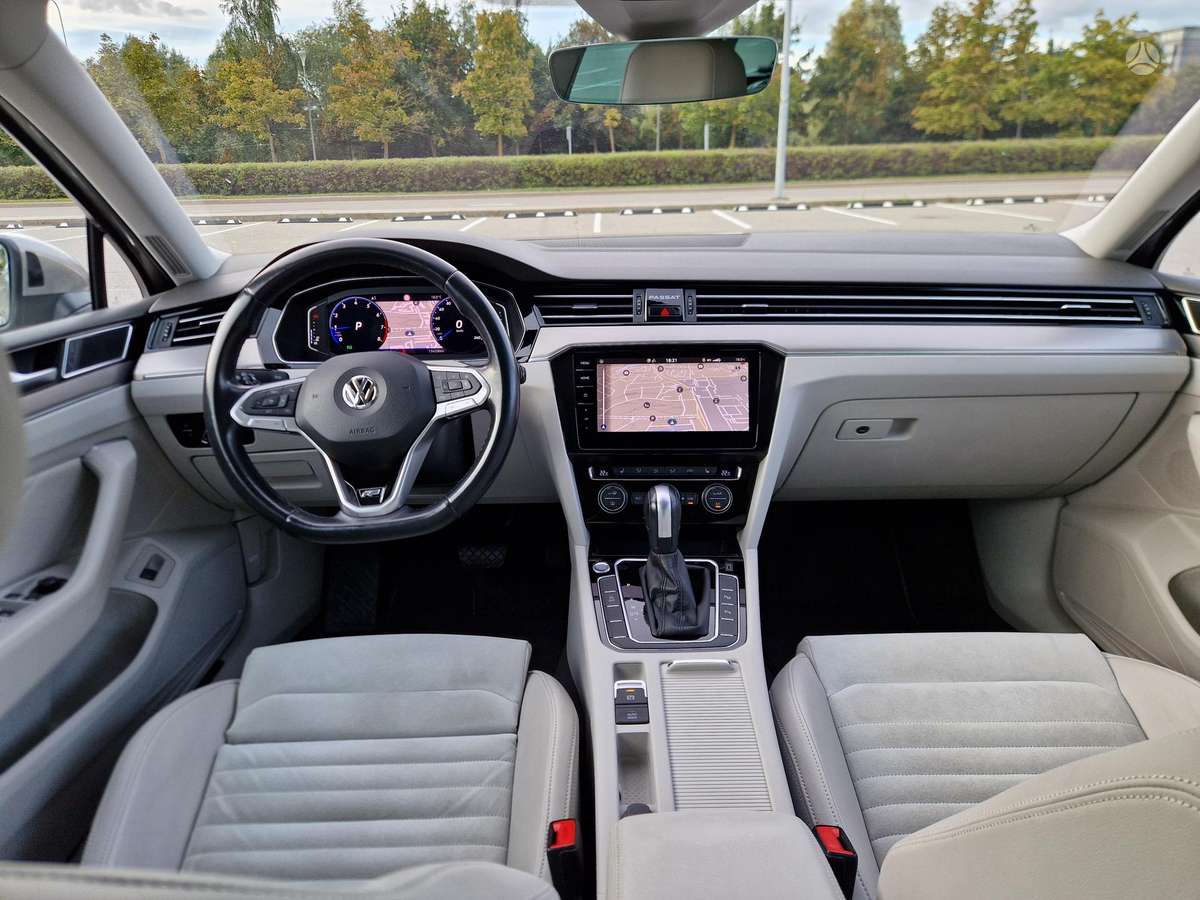 Volkswagen Passat - 11