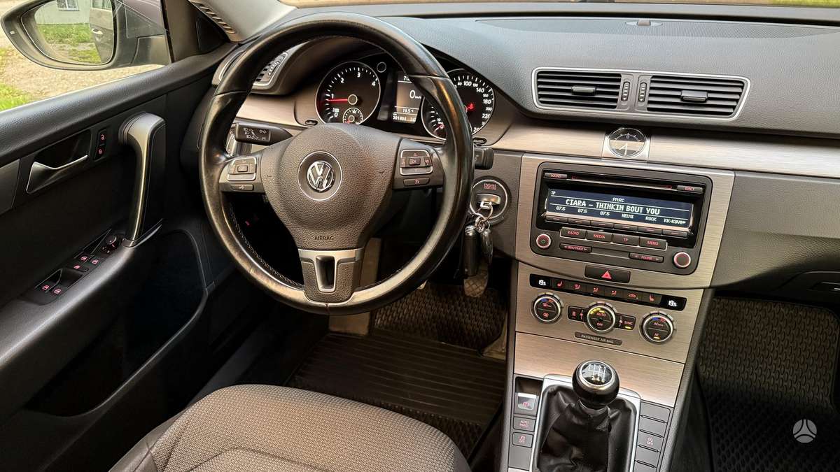 Volkswagen Passat - 5