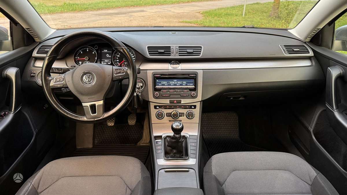 Volkswagen Passat - 6