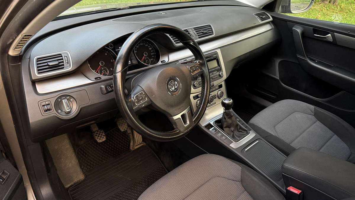 Volkswagen Passat - 7
