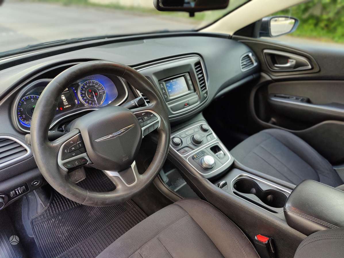 Chrysler 200, 2.4 l., Седан