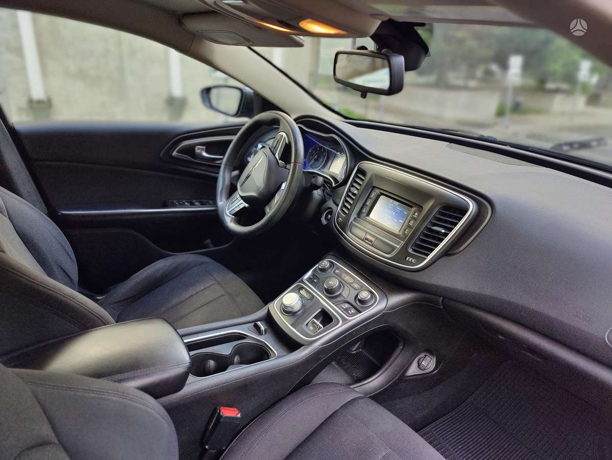 Chrysler 200, 2.4 l., Седан