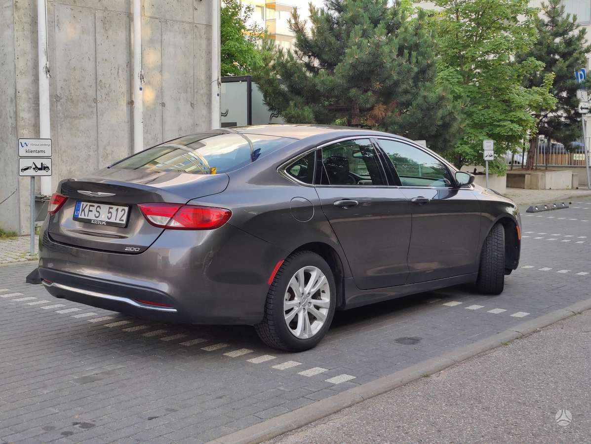 Chrysler 200, 2.4 l., Седан