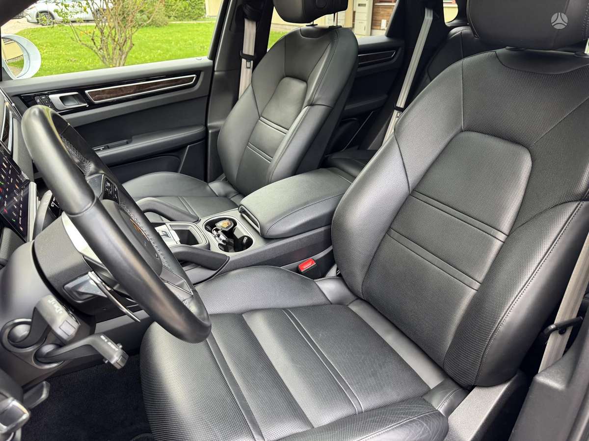 Porsche Cayenne - 11