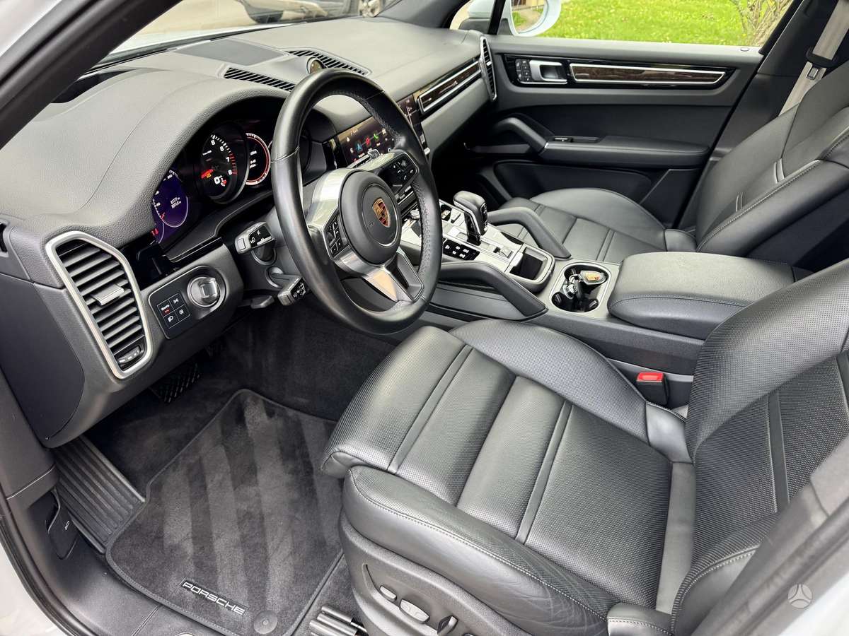 Porsche Cayenne - 10