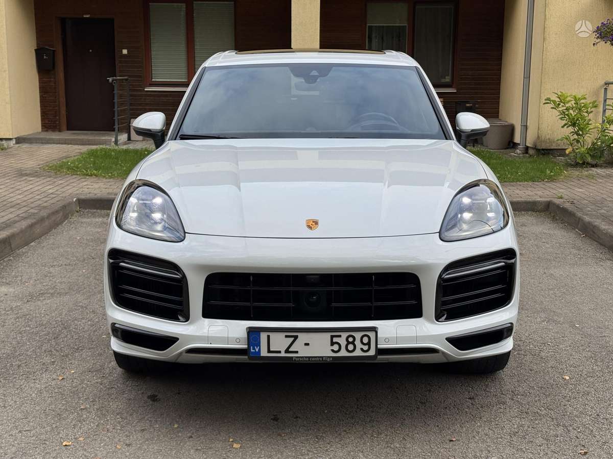 Porsche Cayenne - 2