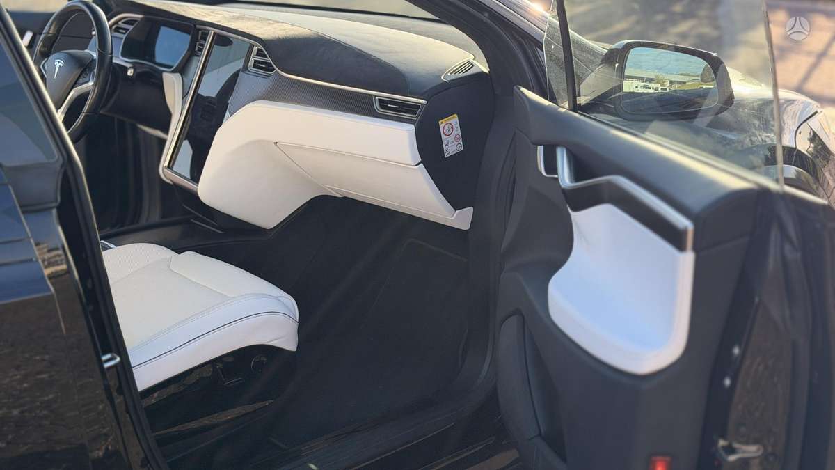 Tesla Model X, 100 kWh, hečbekas