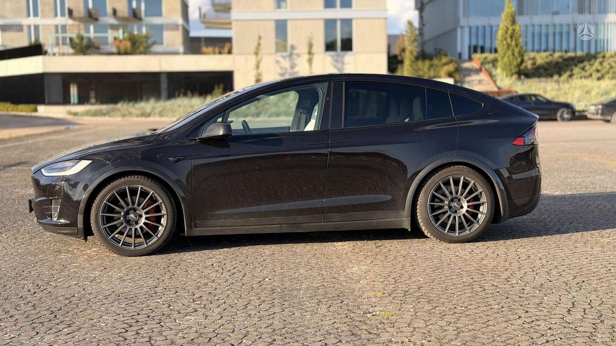 Tesla Model X, 100 kWh, hečbekas
