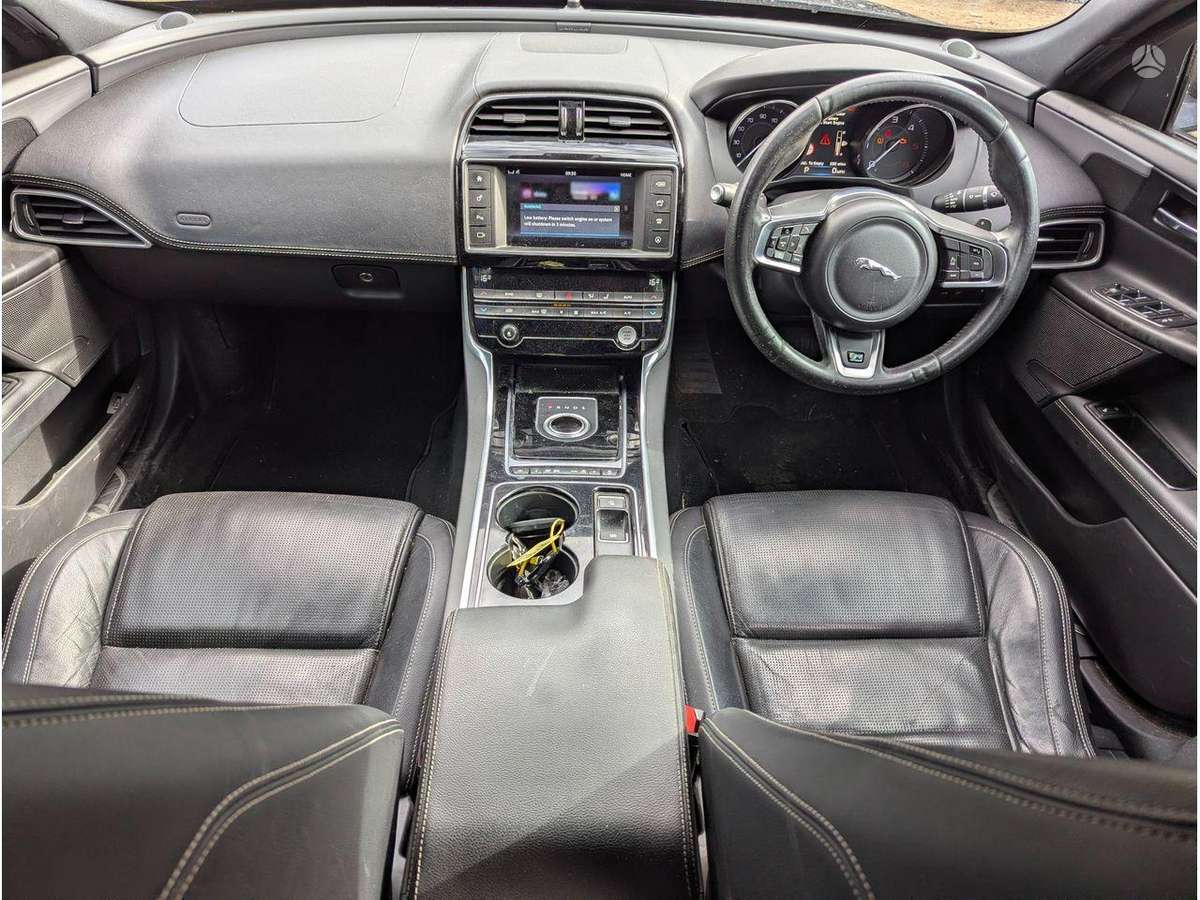 Jaguar XE двигатель