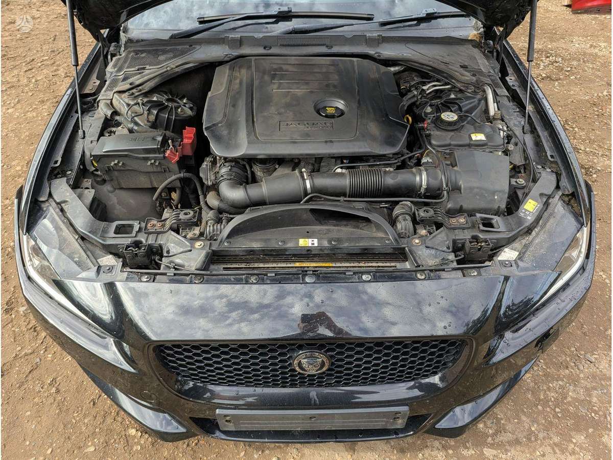 Jaguar XE двигатель