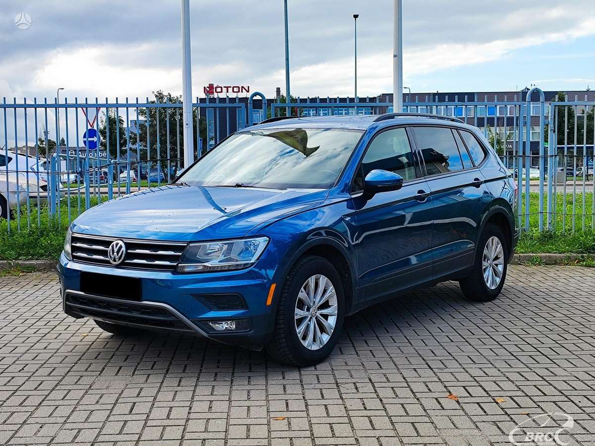 Volkswagen Tiguan - 1